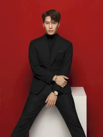 Jackson Wang fronter Cartier