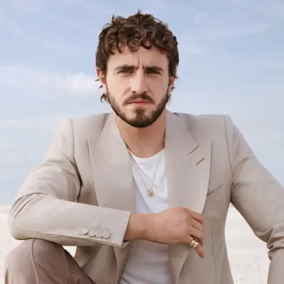 Paul Mescal spelar huvudrollen i Cartier Trinity-reklamen.