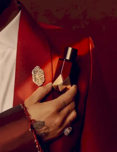 תמלוגים מאת Malum Fragrance Campaign.