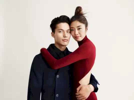 Dae Na e Bo Ra Nam para a campanha Forever 21 Holiday 2015