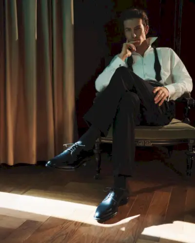 Un studiu în detaliu: Oli Lacey