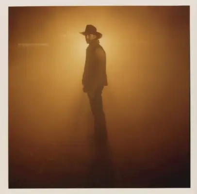 Overland Sheepskin Co. získala modela Ryana Portera ako hviezdu svojej kampane jeseň-zima 2023.