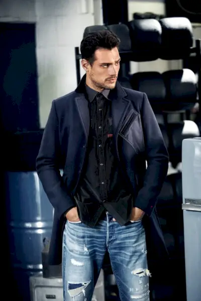 Le mannequin néerlandais Richard Deiss s'associe à River Island pour la marque