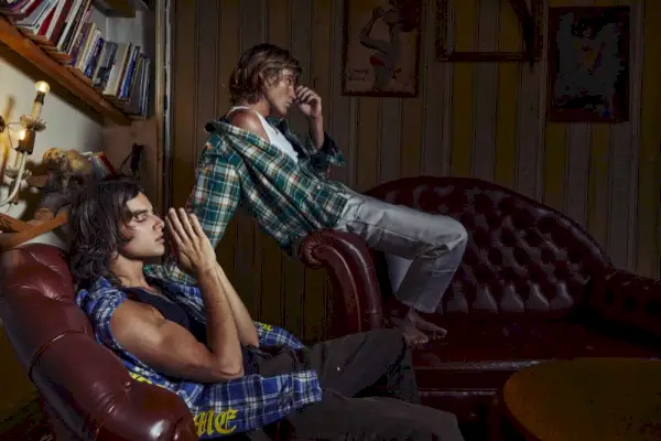 Das echte Paar Fernando Casablanca und Jordan Barrett spielt in Chrome Hearts die Hauptrolle