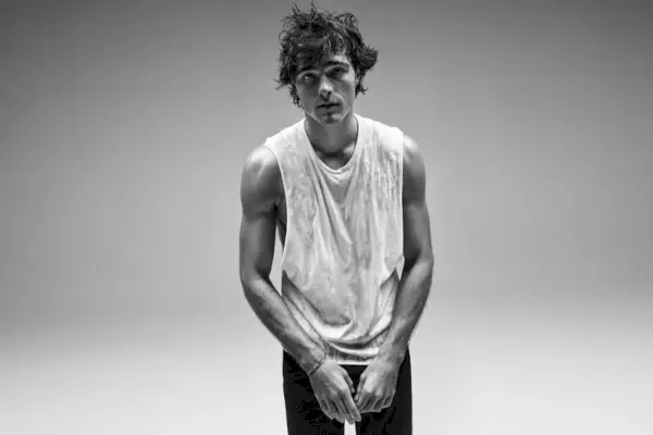 Jacob Elordi Calvin Klein Leeg canvas Lente Zomer 2021 Campagne 003