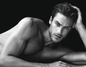 ジェイソン モーガン ジョルジオ アルマーニ モデル画像 002