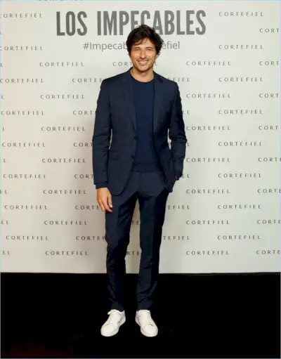 Andres Velencoso ir gudrs redzējums, padarot uzvalka un kedu futrāļa izskatu.