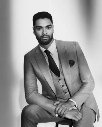 레지 진 페이지 조르지오 아르마니 Made to Measure 캠페인 2023 그레이 슈트