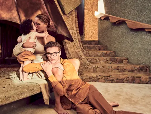 Lucky Blue Smith Model Family 2022 Oliver Peoples-kampagne