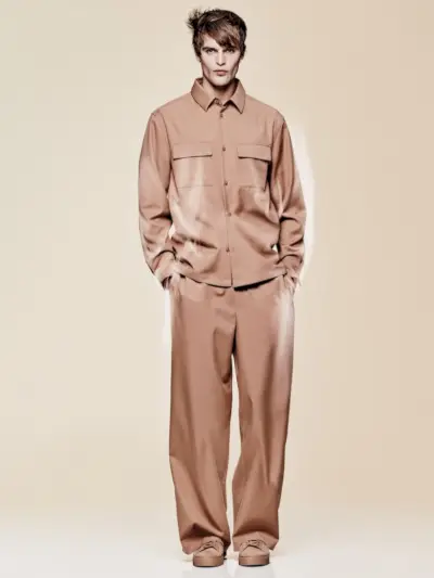 H&M îl înscrie pe Parker van Noord drept vedeta campaniei sale de primăvară 2024.