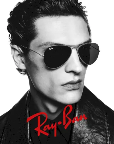 Valentin Caron kanaliserer edgy sofistikering i Ray-Ban