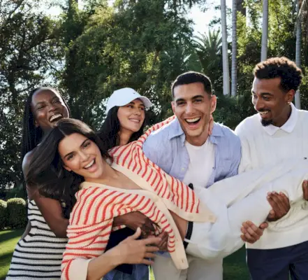 Kendall Jenner & Friends w wiosennej reklamie Tommy’ego Hilfigera