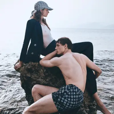 Anna Francesca Julian Schneyder Modell Giorgio Armani Mare-kampanje sommeren 2022