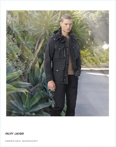 Modellen William Los går casual i Ralph Lauren for Americana Manhasset.