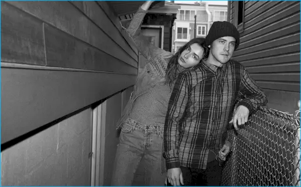 Skutečný pár Andrew VanWyngarden a Andreea Diaconu před Current/Elliott