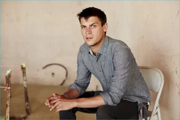 Model Miles Garber vpředu Current/Elliott