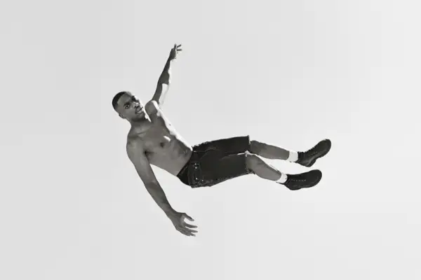 Vince Staples džinsiniai šortai be marškinėlių Calvin Klein 2022 m. pavasario kampanija