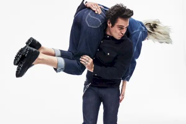 Levi Dylan se objeví v Lee