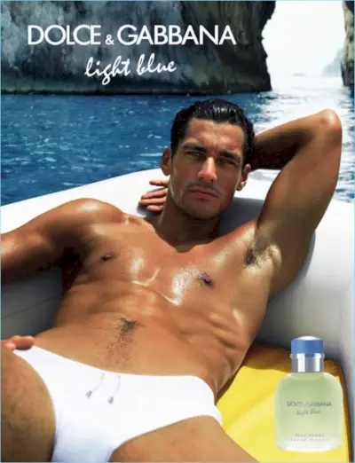 2007: David Gandy trekt zijn iconische witte zwempak aan voor Dolce & Gabbana Light Blue