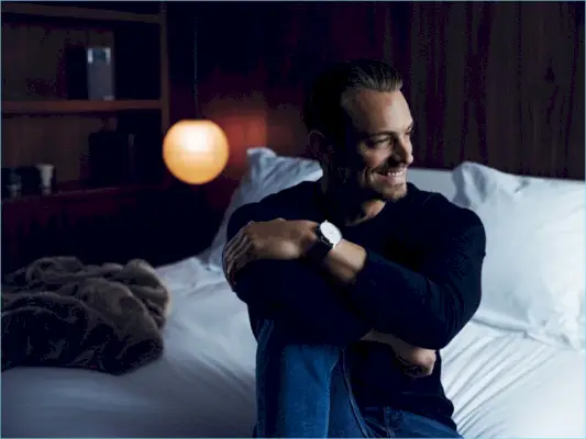 הכל חיוכים, ג'ואל קינמן מתמודד עם קרל אדמונד