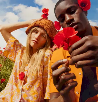 Klara Kristin og Mukasa Kakonge, som kanaliserer syttitallsstil, modelllooks fra Mango