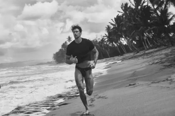 Campagna di intimo 2XIST Primavera 2023 Christian Hogue Running