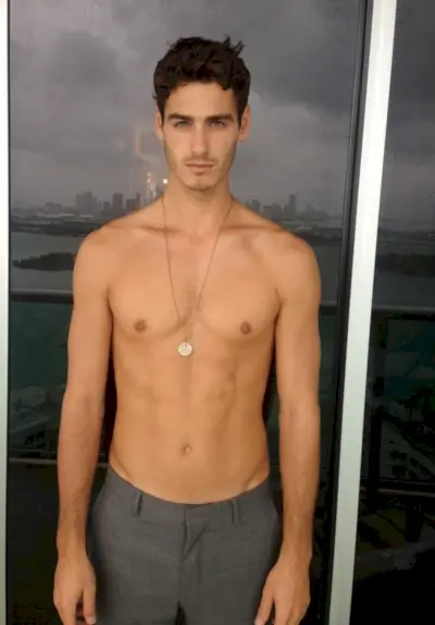 캐스팅 콜: Major Paris의 Matthew Coatsworth