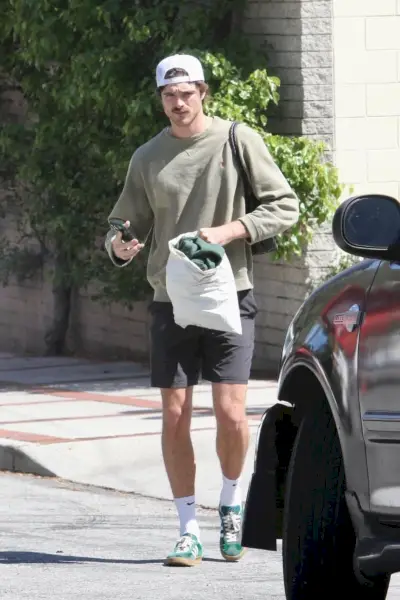 Jacob Elordi adidas Gucci Gazelle tenisky 2023