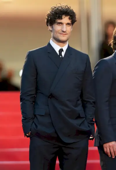 Louis Garrel Cannes 2024 Dior dobbeltspent dress