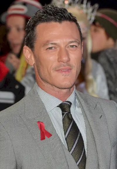 Luke-Evans-002