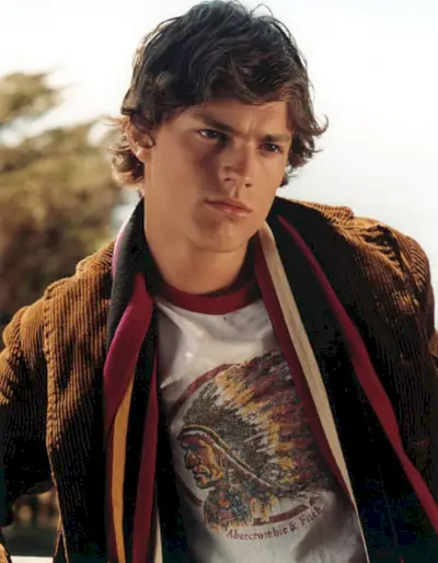 Przed „Pięćdziesięcioma twarzami Greya” i w 2001 roku ledwo rozpoznawalny Jamie Dornan pozował do jesiennego wyjścia z Abercrombie & Fitch.