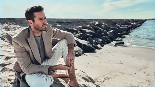 Armie Hammer hits the Beach s pánom Porterom, Talks Chemistry s Timotheé Chalametom