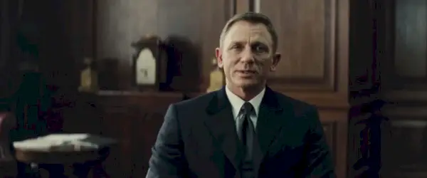 סטילס של ג'יימס בונד (דניאל קרייג) בספקטר