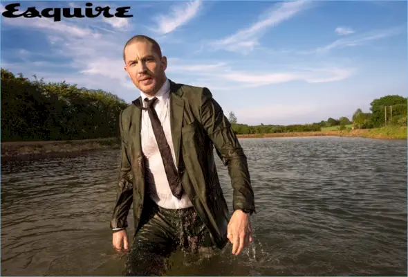 Greg Williams photographie Tom Hardy pour le numéro de septembre 2018 d'Esquire.