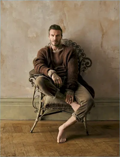 데이비드 베컴(David Beckham)은 흙빛 색조(Earthy Hues)에서 소비 방법에 영감을 줍니다.