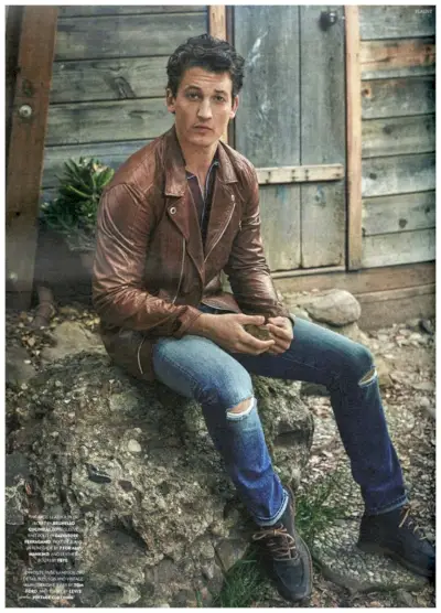 Miles Teller oppgraderer et uformelt ensemble med en luksuriøs brun skinnjakke fra Brunello Cucinelli.