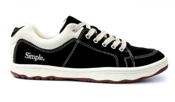 Enkla OS Black Sneakers