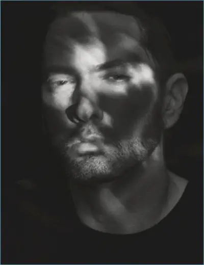 Craig McDean fotograferer Eminem til magasinet Interview.