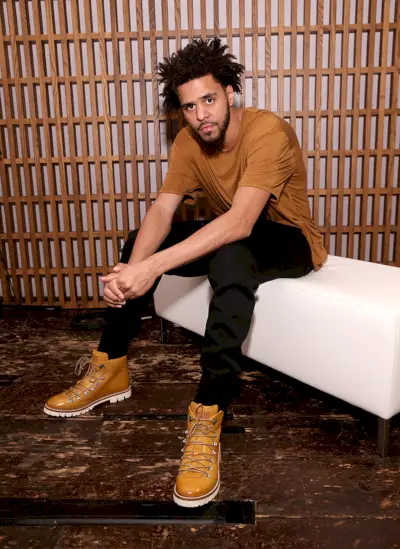 J. Cole samarbetar med Bally om vandringskängor
