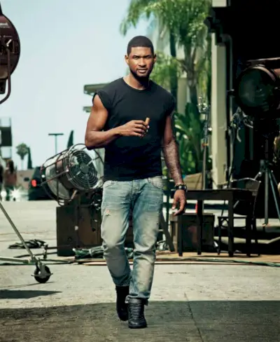 Usher T-shirt nera Jeans Scarpe da ginnastica Appassionato di sigari