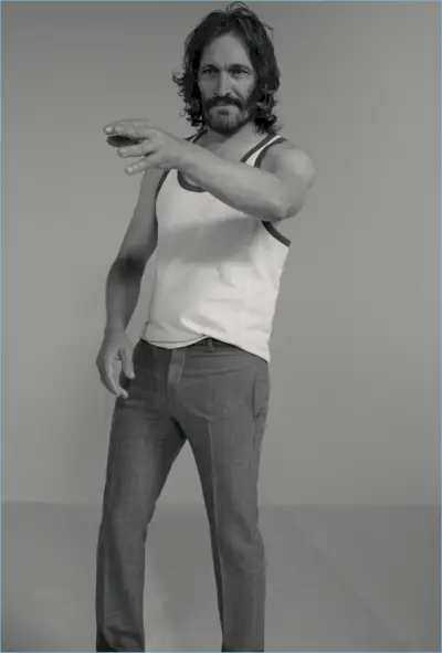 Collier Schorr fotograferer Vincent Gallo i Saint Laurent.