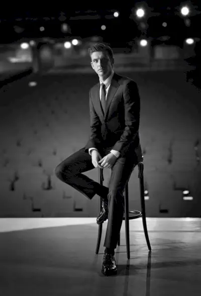 Dan Stevens pour la campagne sur mesure Giorgio Armani 2016