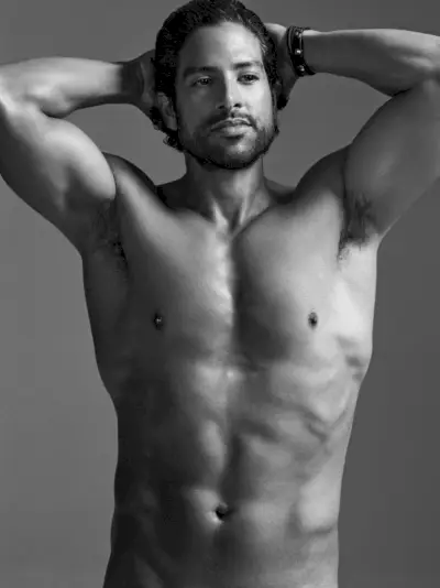 Adam Rodriguez nago dla Cosmopolitan UK