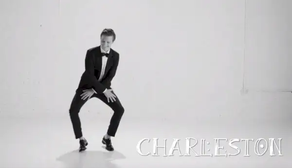 Ansel Elgort tancuje v priebehu desaťročí pre tínedžerský Vogue