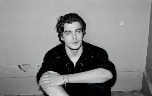 ロレンツォ・ズルゾーロ 2022 Man About Town 写真撮影 007