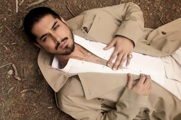 Avan Jogia se conectează cu băieți după fete, vorbește despre un romantic