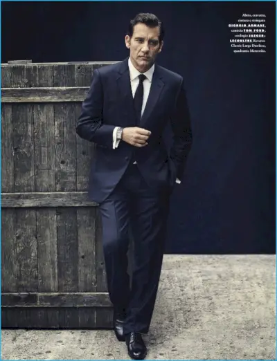 GQイタリアでジョルジオ・アルマーニを着たクライヴ・オーウェン。