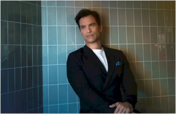 ‘Texas Rising’-ster Johnathon Schaech schittert in Ferrvor-fotoshoot