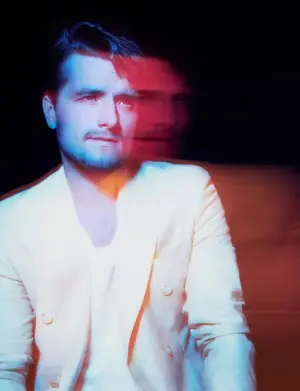 Džoša Hačersona 2015. gada fotosesijas vicināšana 001