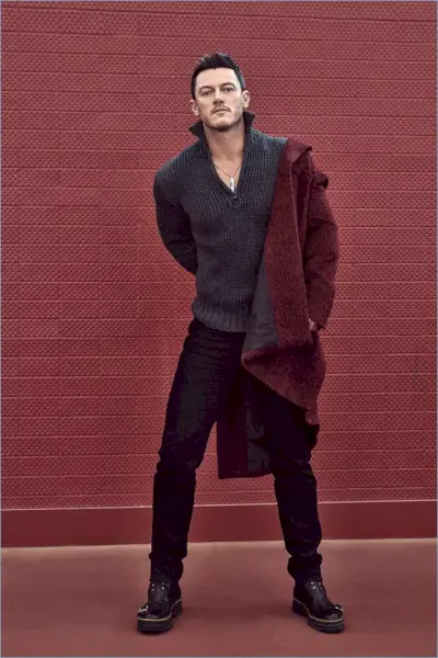 Branislav Simoncik îl fotografia pe Luke Evans pentru GQ Portugalia.